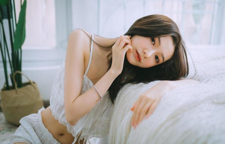 高清视角下的年轻人妻